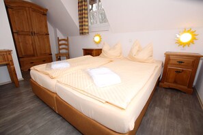 2 bedrooms, travel crib, free WiFi - Ferienhaus in Wernigerode mit Innenpool (Wernigerode)