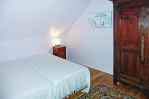 3 bedrooms, travel cot, free WiFi