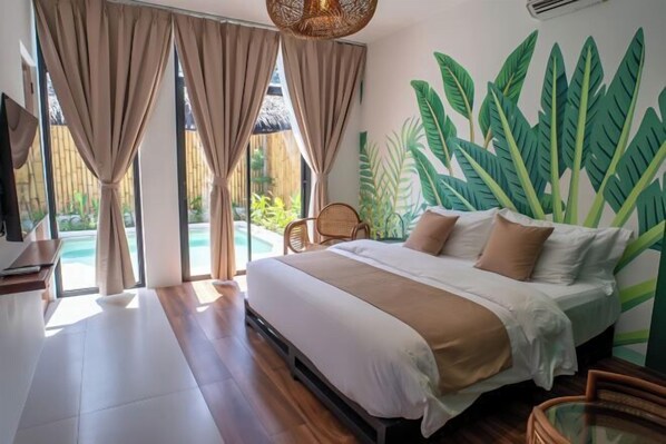 Tempur-Pedic beds, individually decorated, individually furnished, desk