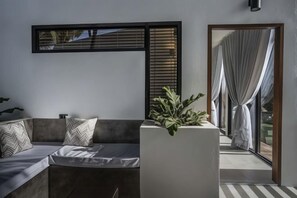 Interior - Bird of Paradise (Panglao)