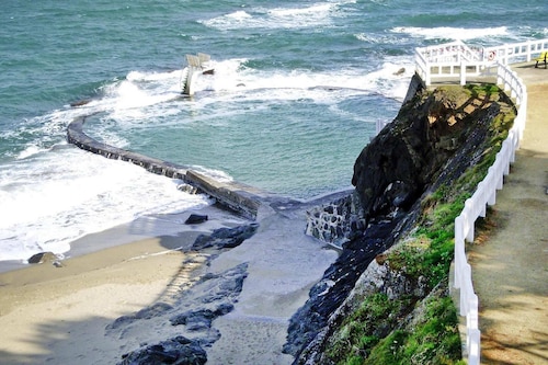 Apartment in St Quay near Seven Beaches