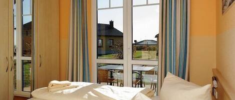 3 bedrooms, travel crib, free WiFi