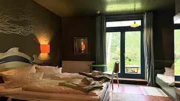 16 bedrooms, travel cot, free WiFi, wheelchair access