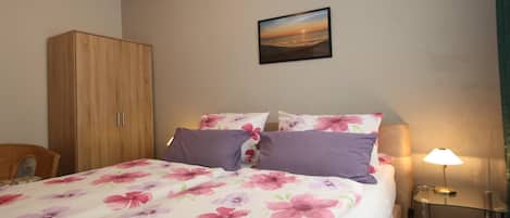 2 chambres, lit parapluie, Wi-Fi gratuit, draps fournis