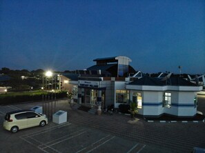 Front of property – evening/night - Fantasy Village Hotel (Dodoma)