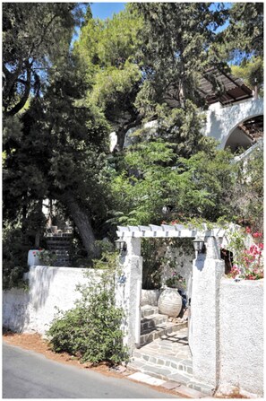 Property entrance - Poros Pine Villa (Poros)