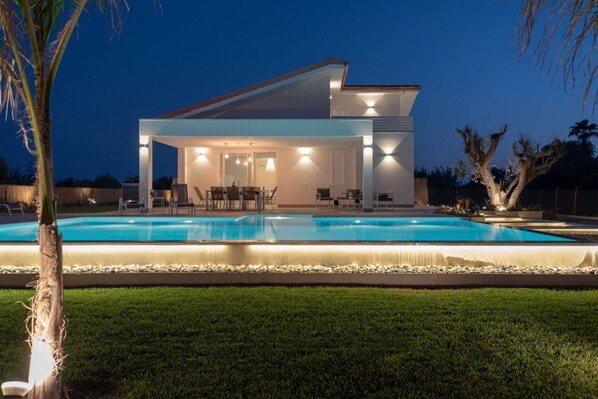 Et oppvarmet basseng