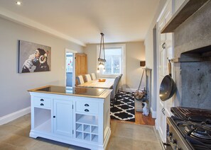 บ้านพักลักซ์ชัวรี่ | ครัวส่วนตัว