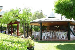 Outdoor dining - Holiday Home near Cefalu with Pool (Cefalù)