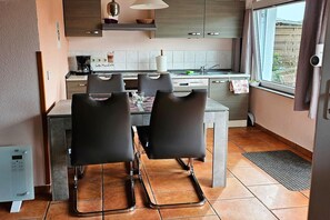 Fridge, oven, stovetop, dishwasher - Ferienhaus, Zinnowitz (Zinnowitz)