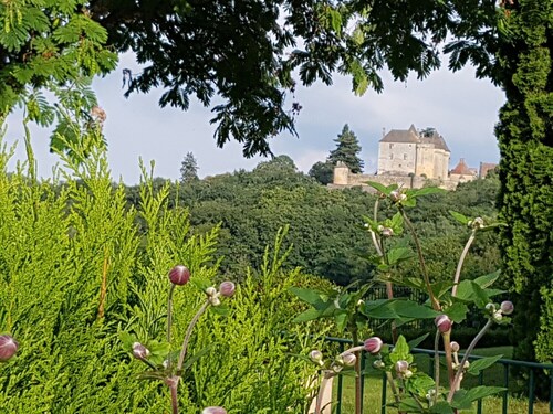 Mökki Sarlat Gourdon Rocamadourin välillä