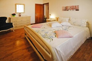 3 Schlafzimmer, Reisekinderbett, kostenloses WLAN