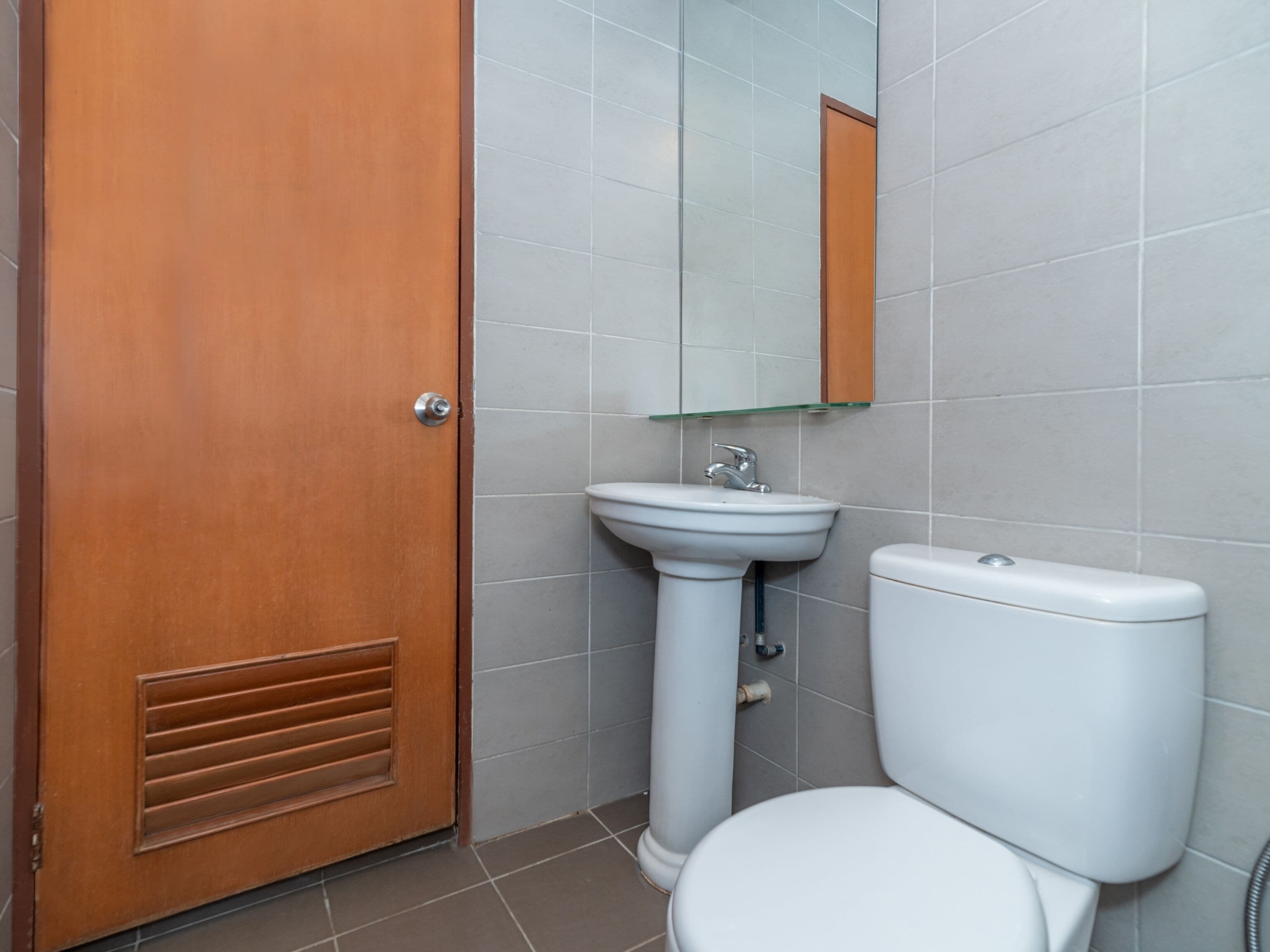 deluxe twin room | bathroom | shower, rainfall showerhead, free toiletries, bidet