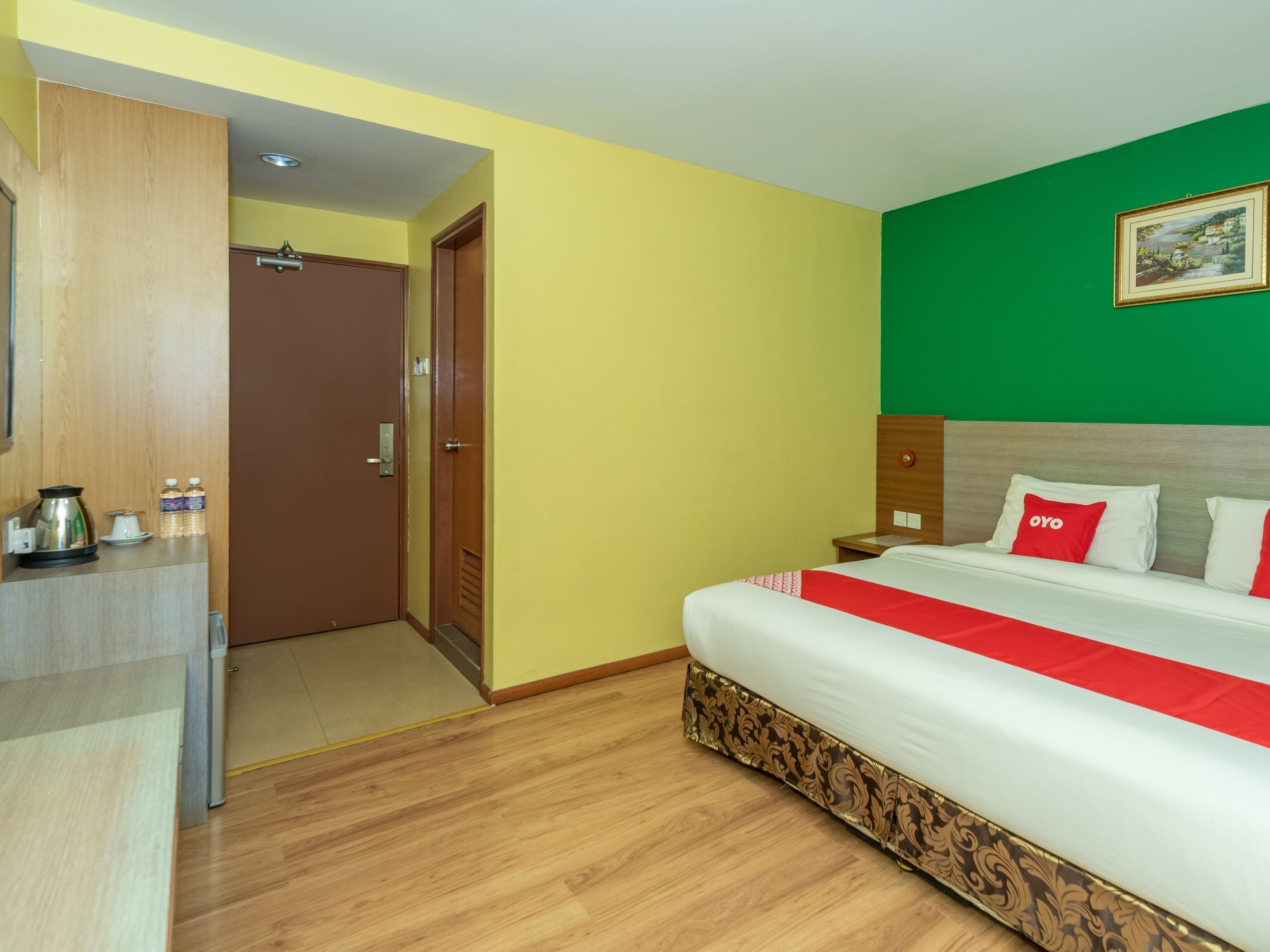 deluxe double room, 1 king bed | free wifi, bed sheets