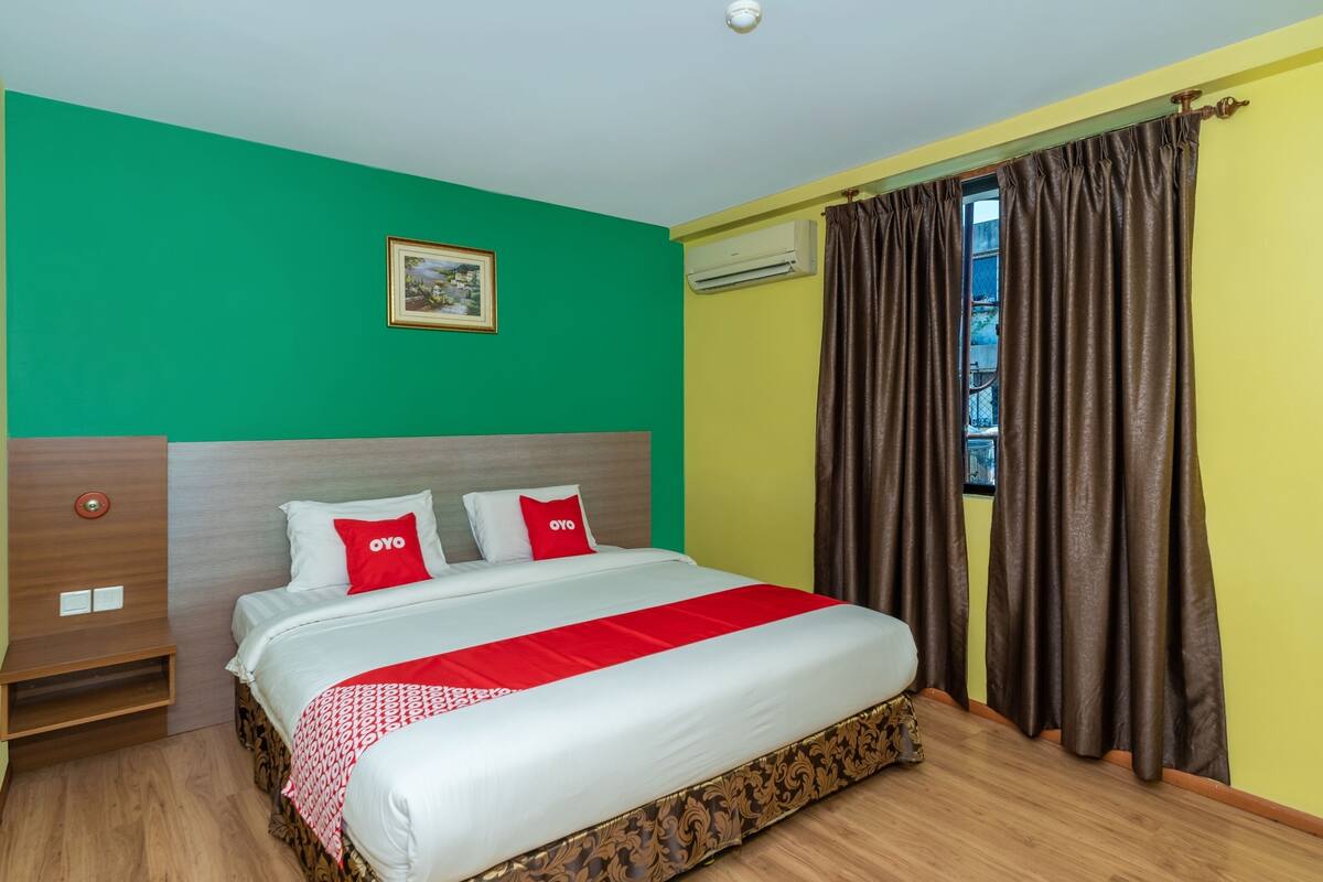 Deluxe Double Room, 1 King Bed | WiFi (free), bed sheets