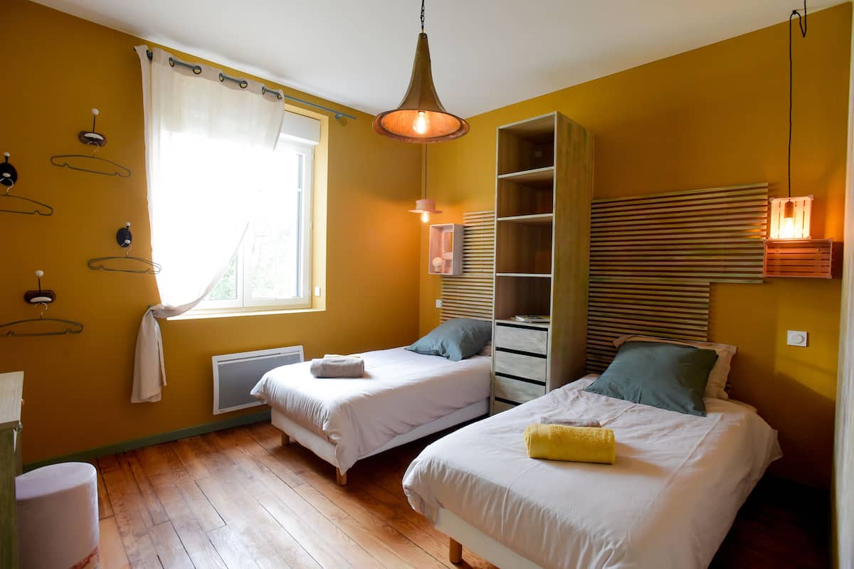 Habitación Confort con 1 cama matrimonial o 2 individuales, 1 habitación (Les Galurins) | 3 habitaciones, decoración personalizada y muebles diferentes