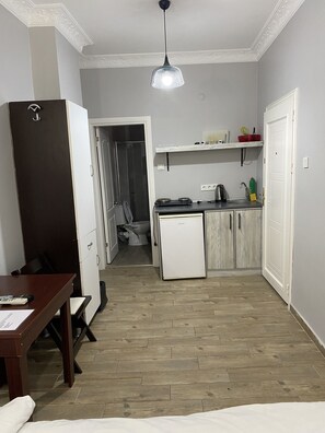 Studio | Minibar, Schreibtisch, Verdunkelungsvorhänge, schallisolierte Zimmer