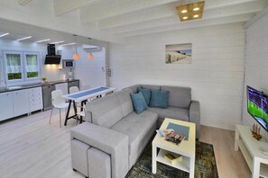 Smart TV, fireplace - Chalet in Grzybowo near the Beach (Grzybowo)