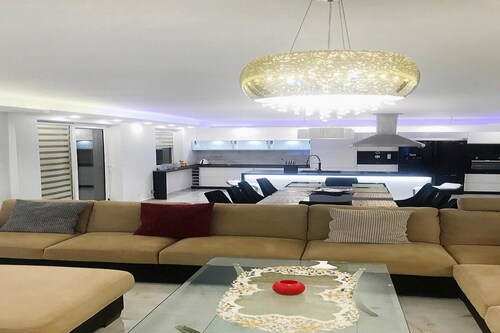 Ferienhaus mit Sommerpool + Sauna, Whirlpool