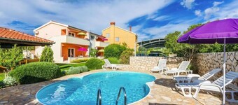 Apartment in Nin with Pool near the Beach