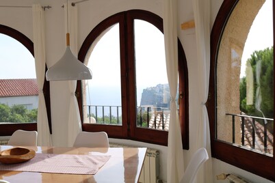 Villa with sea views and private pool on the Costa Blanca