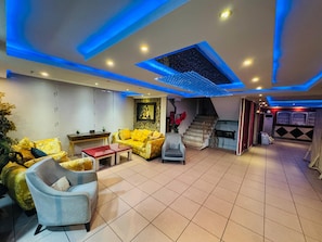 Reception - Red White Hotel (Istanbul)