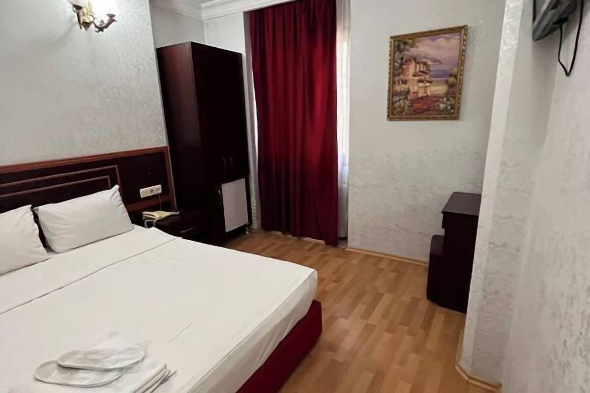 Desk, free WiFi, bed sheets