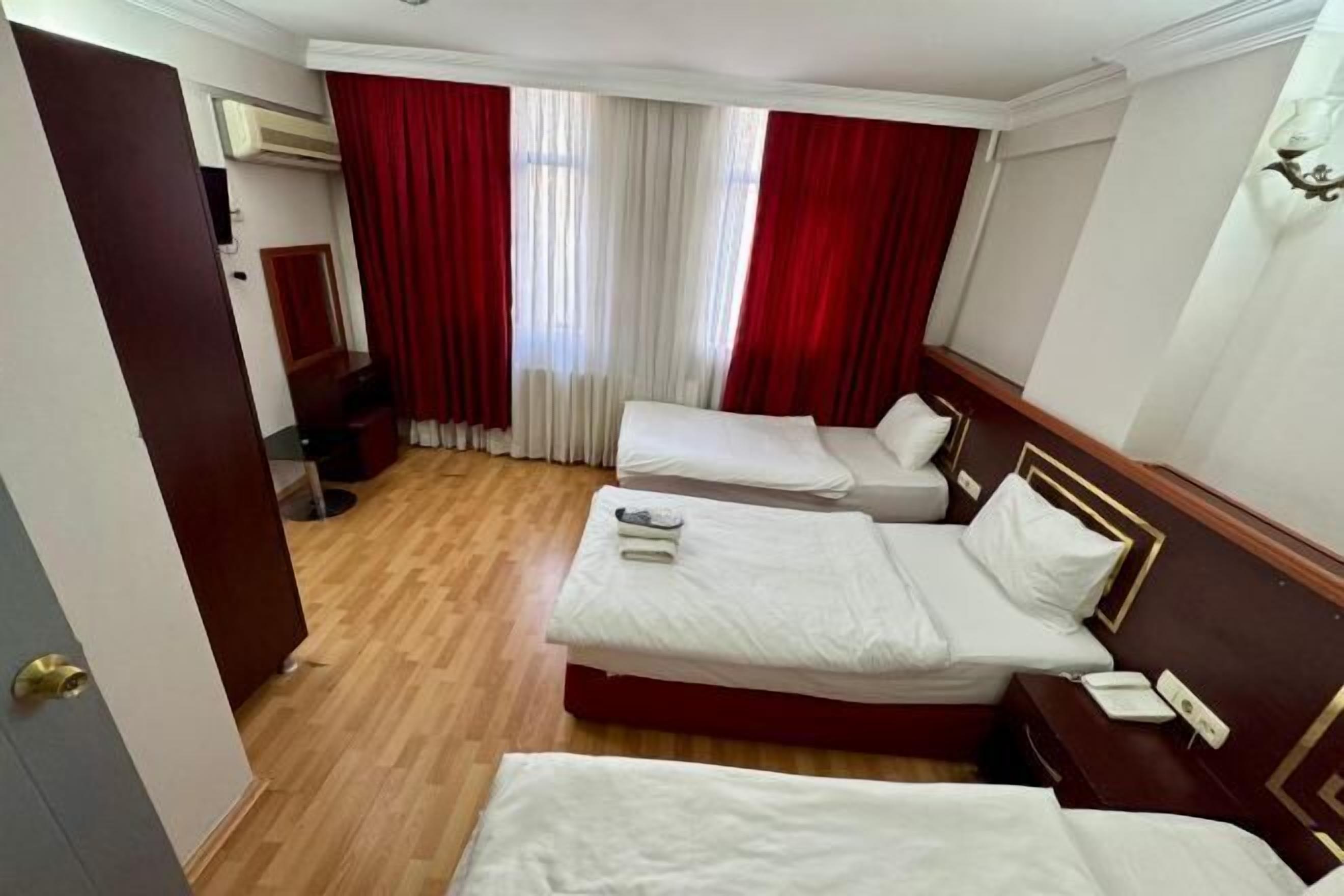 高級寢具、書桌、搖籃/嬰兒床、折疊床/加床