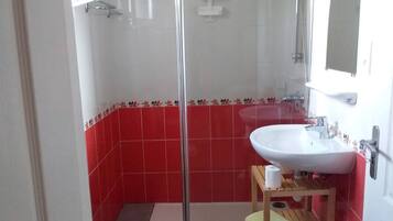 Een douche, toiletpapier