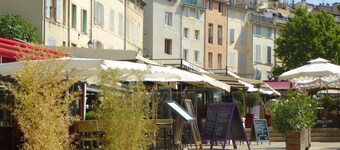 Premium villa with garden and pool, Lambesc