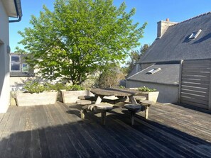 Outdoor dining - Beautiful 3* house 600m from the beach in Trégastel (Trégastel)