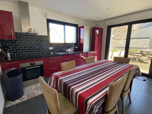 Oven, dishwasher