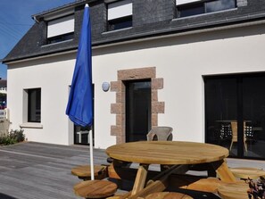 Outdoor dining - Beautiful 3* house 600m from the beach in Trégastel (Trégastel)