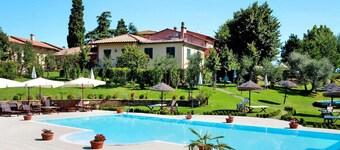 Appartamento a Vinci con piscina e spa