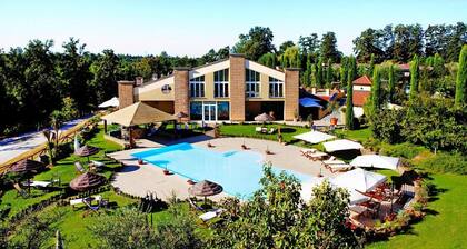 Apartment in Vinci with Pool & Wellness