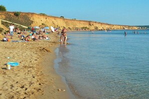 Beach nearby - Holiday Home in Privlaka near Sandy Beach (Privlaka)