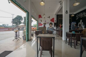 Interior - OYO Life 1299 Balcony Orange Homestay (Palembang)