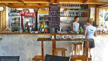 Bar (en la propiedad)