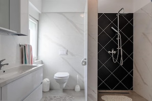 Shower, towels