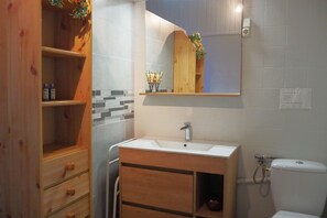 浴缸、提供毛巾