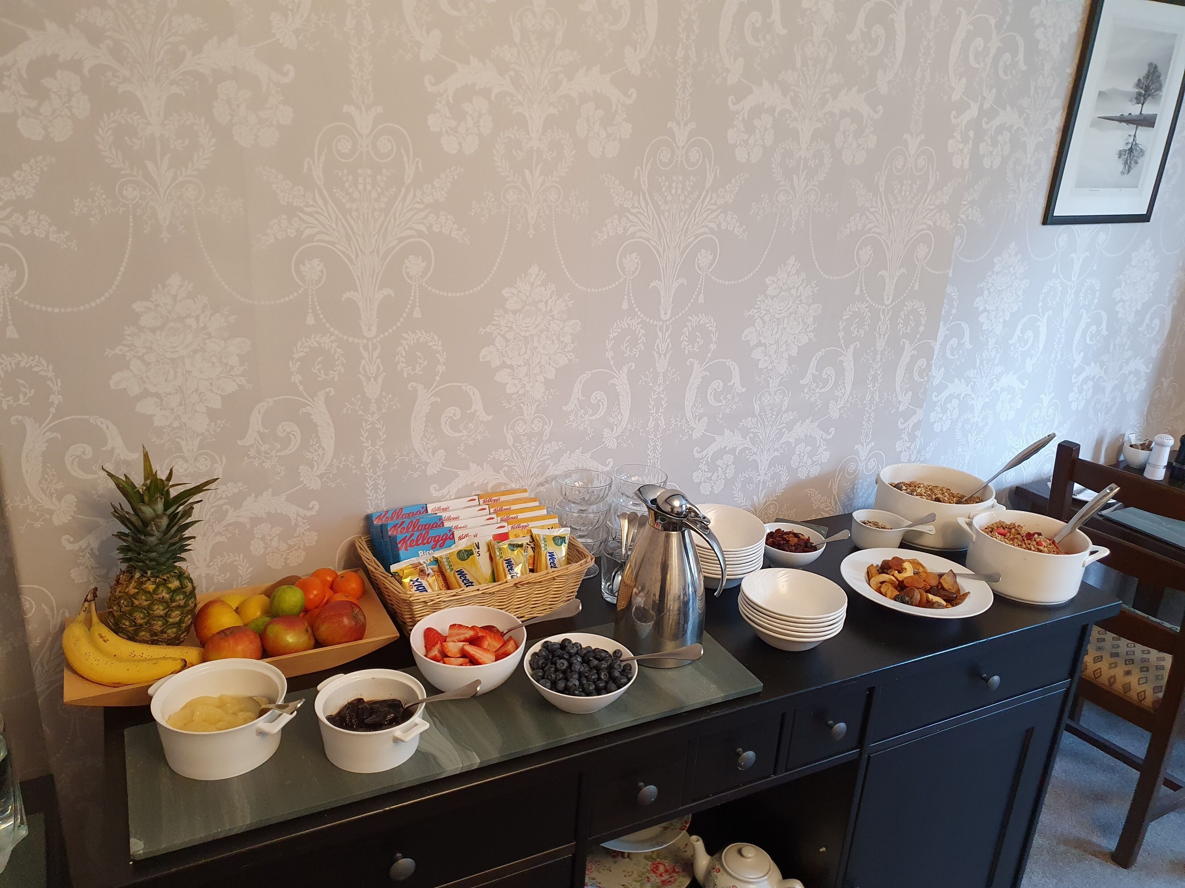 Free daily English breakfast 