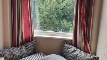 Single Room (Room 5) | Room amenity