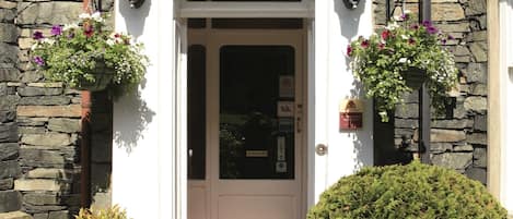 Entrada al alojamiento