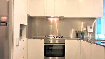 Fridge, microwave, oven, stovetop