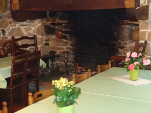 Lobby sitting area - La Vallée du Rivoal (Loperec)