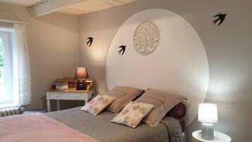 Double Room, Courtyard View | Premium bedding, individually decorated, individually furnished