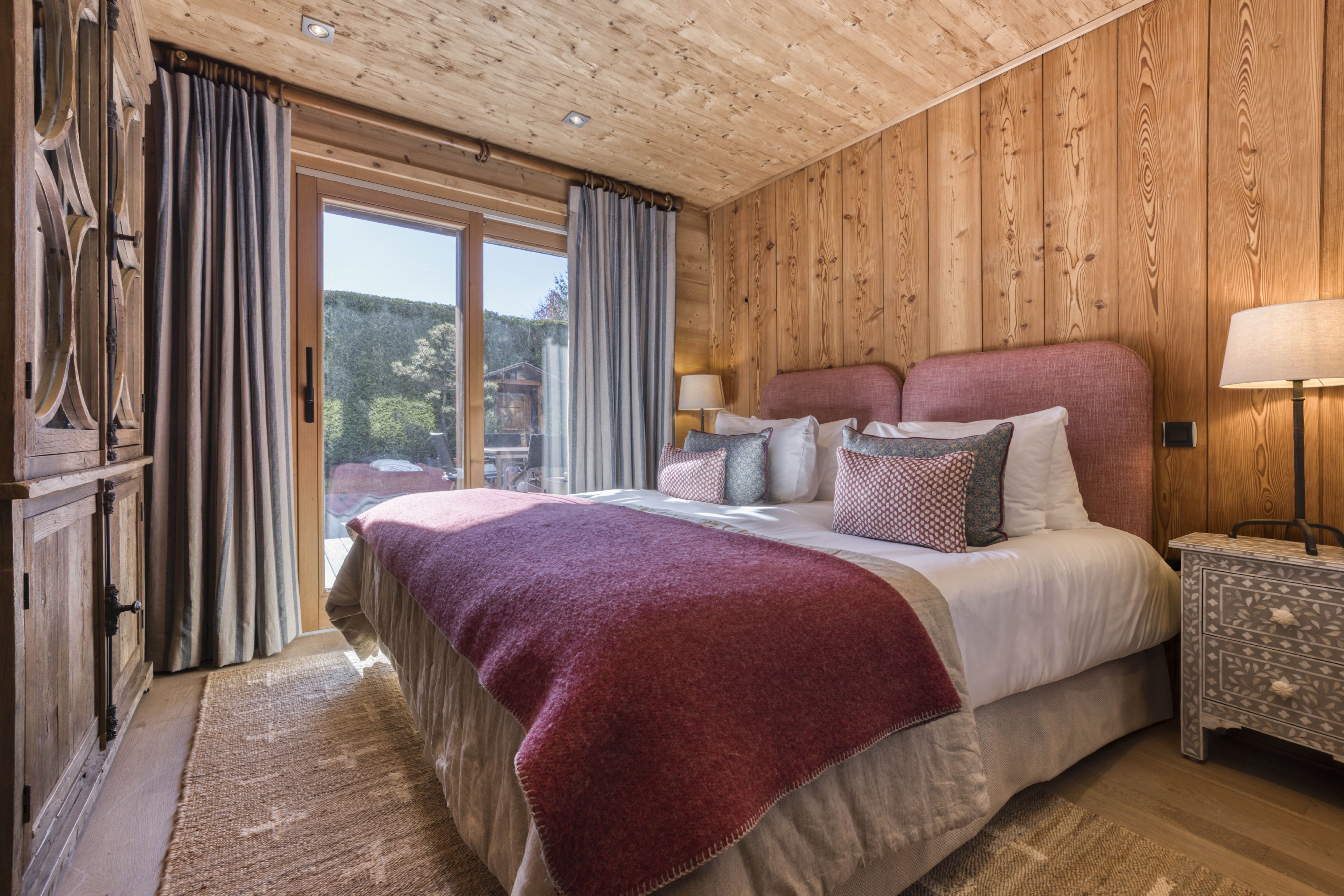 4 bedrooms, iron/ironing board, WiFi