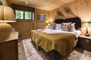 4 bedrooms, iron/ironing board, WiFi