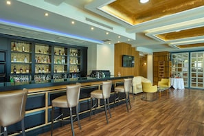 Bar (on property) - Hotel Mediterranean Resort (Katerini)