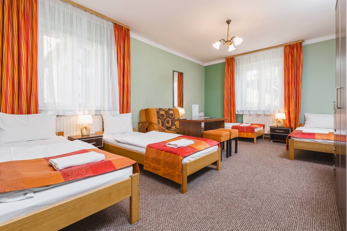 Family Room | WiFi (free), bed sheets